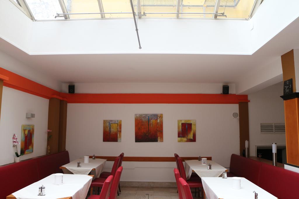 Hotel Carina Bécs Kültér fotó