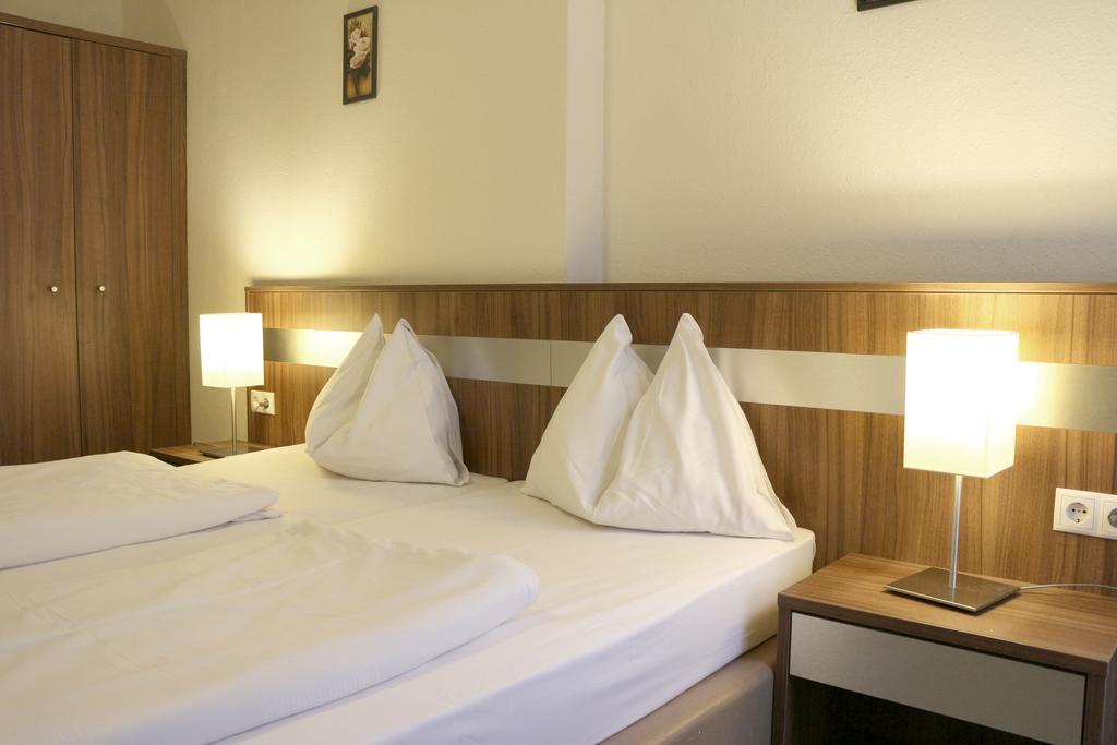 Hotel Carina Bécs Kültér fotó