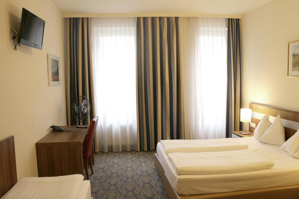 Hotel Carina Bécs Kültér fotó