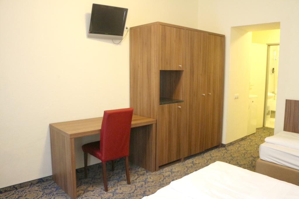 Hotel Carina Bécs Kültér fotó