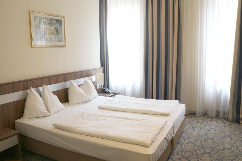 Hotel Carina Bécs Kültér fotó