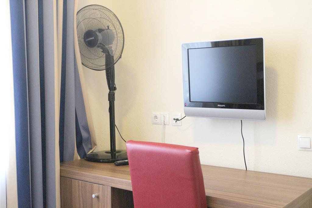 Hotel Carina Bécs Kültér fotó