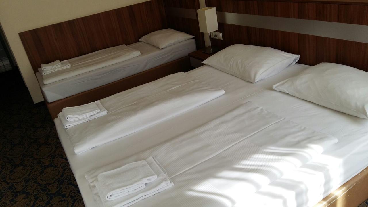 Hotel Carina Bécs Kültér fotó
