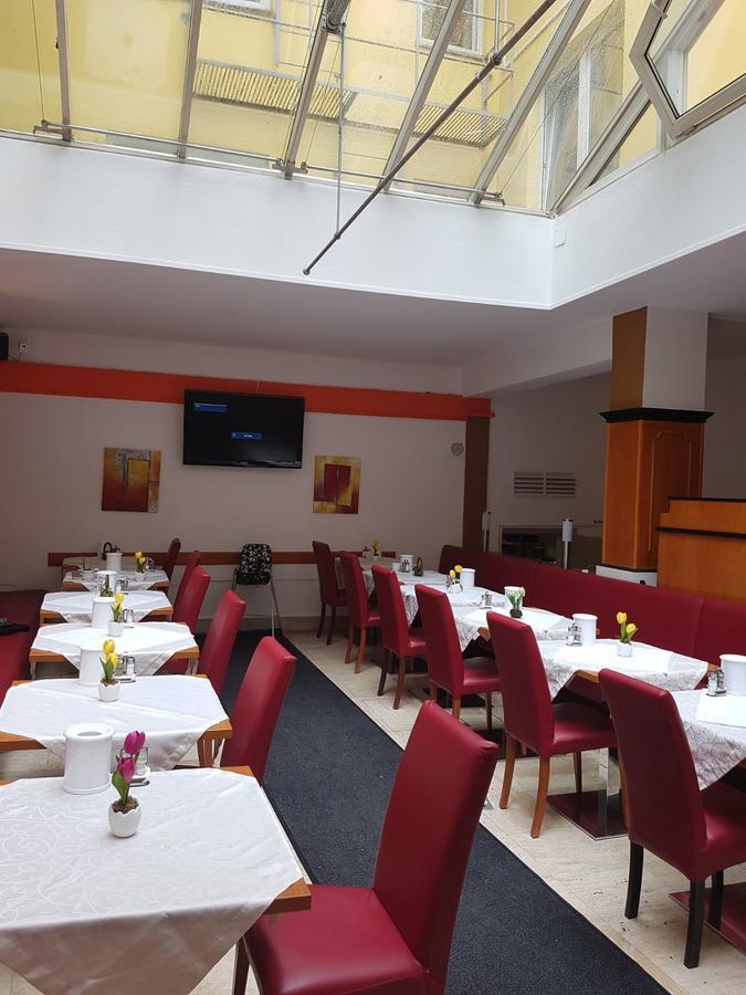 Hotel Carina Bécs Kültér fotó